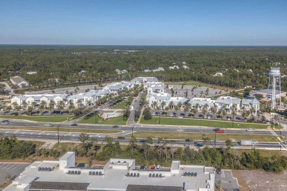 All the shops and dining options of 30Ave are just minutes down the road from Sunlit Sands!