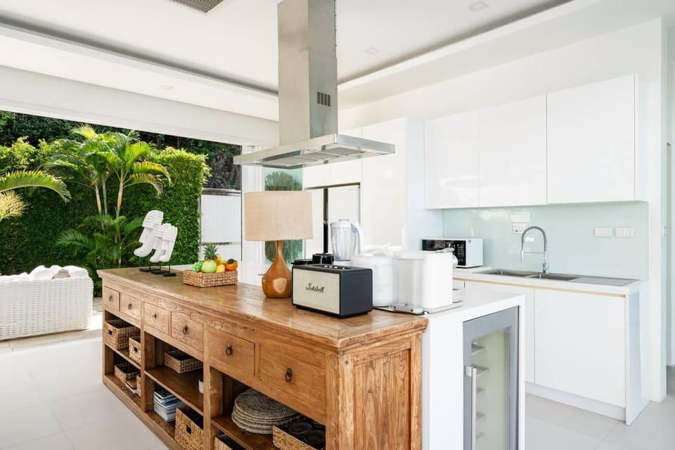 Villa, 4 Bedrooms, Accessible, Smoking | Private kitchen