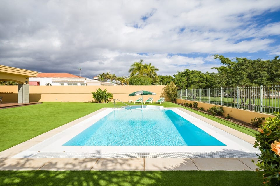 Holiday Home Swimming Pool