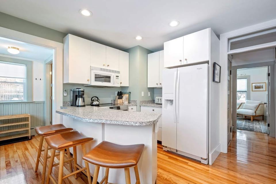 House, Multiple Beds, Patio, Garden View (Sandpiper - House & Cottage) | Private kitchen | Fridge, microwave, oven, stovetop
