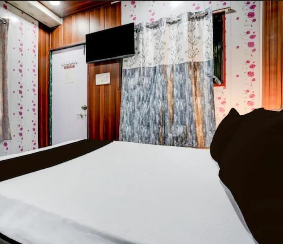 Single Room | Bathroom
