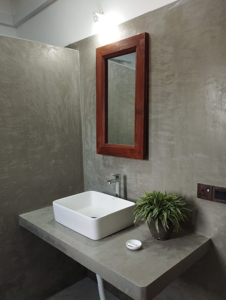 Double Room | Bathroom | Shower, bidet, soap, shampoo