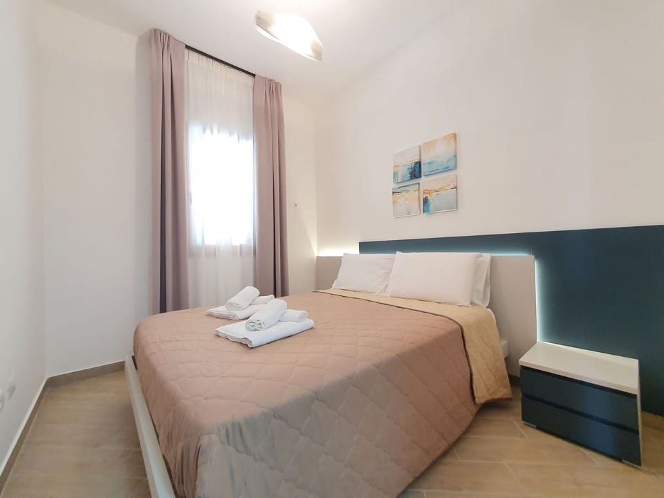 Interior Design, Floor, Flooring, Furniture, Room, Apartment, Ceiling, Bedroom, Bed, Hardwood