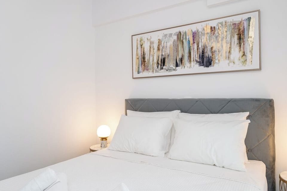 Classic Apartment, Pool View | Blackout drapes, iron/ironing board, free WiFi