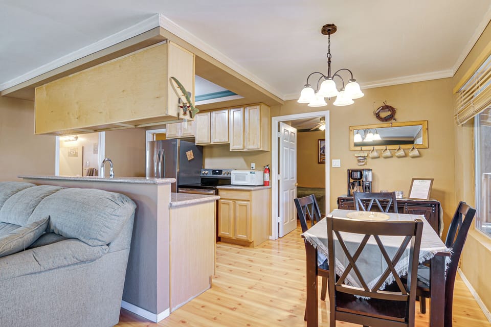 House (2 Bedrooms) | Interior
