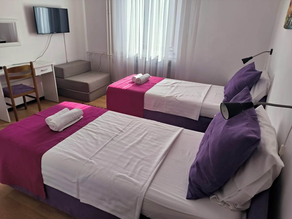 Classic Double or Twin Room | Desk, laptop workspace, free WiFi