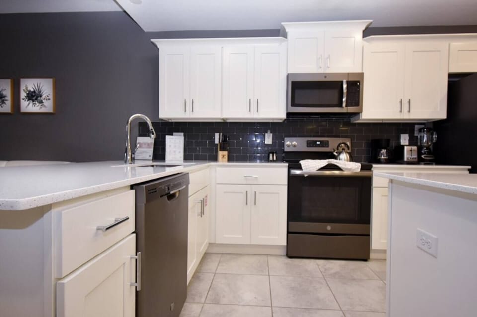 Fully-equipped kitchen