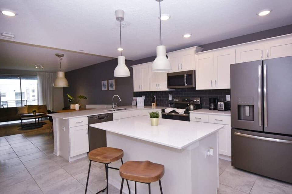 Fully-equipped kitchen