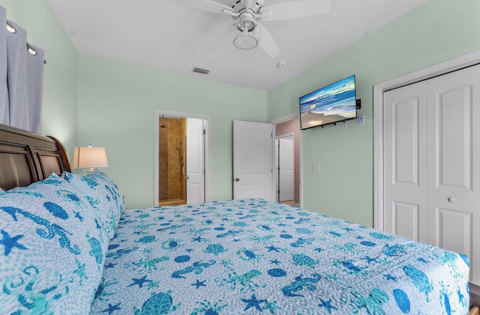 Bedroom 3 w/ balcony access