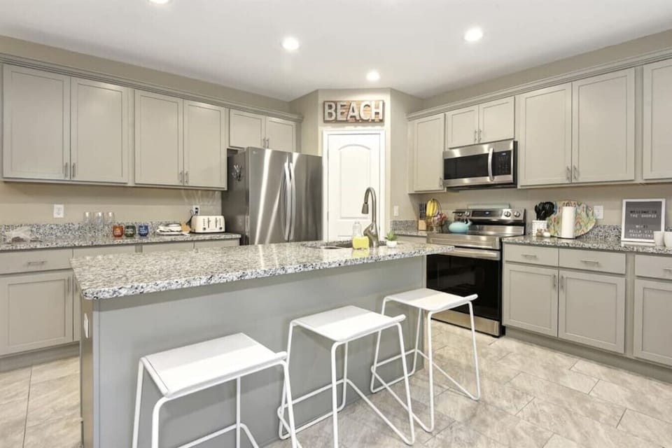 Full Kitchen