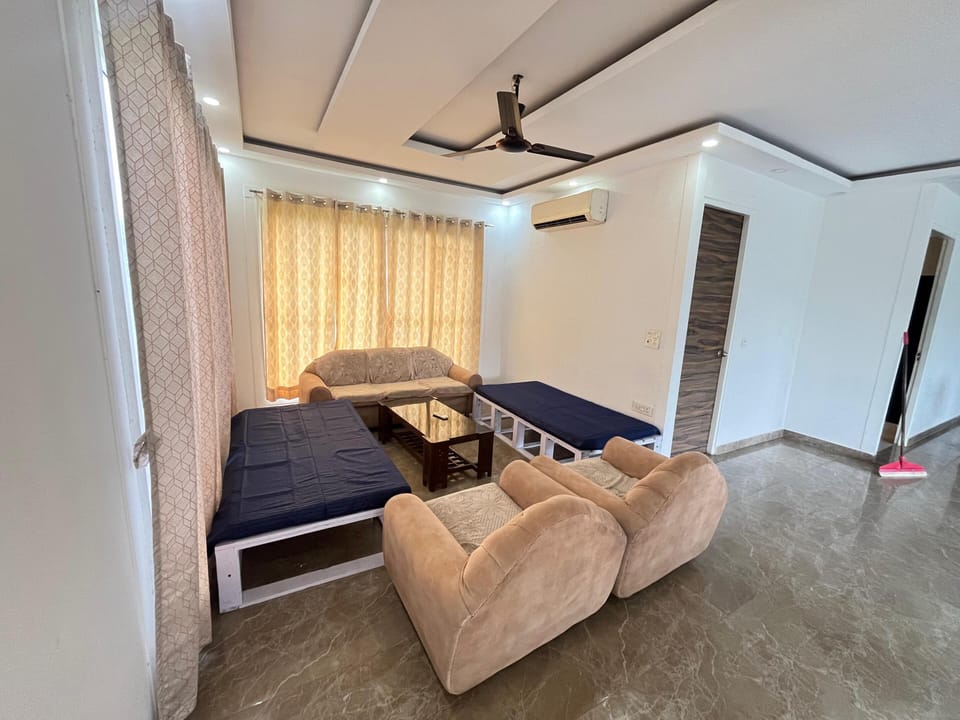 Luxury Villa, Pool View | Living area