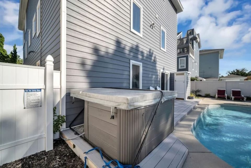 Pool at the backyard where you can stay refreshed.