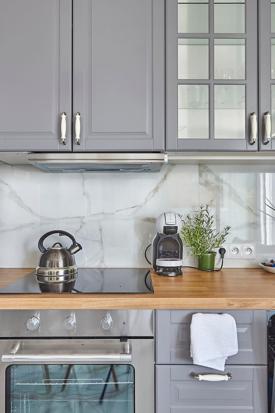 Fully-equipped kitchen - book now with Rentujemy.com