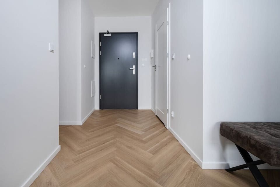 Modern Apartment – Comfortable 76m² Space for 8 Guests | Discover More at RENTUJEMY.COM