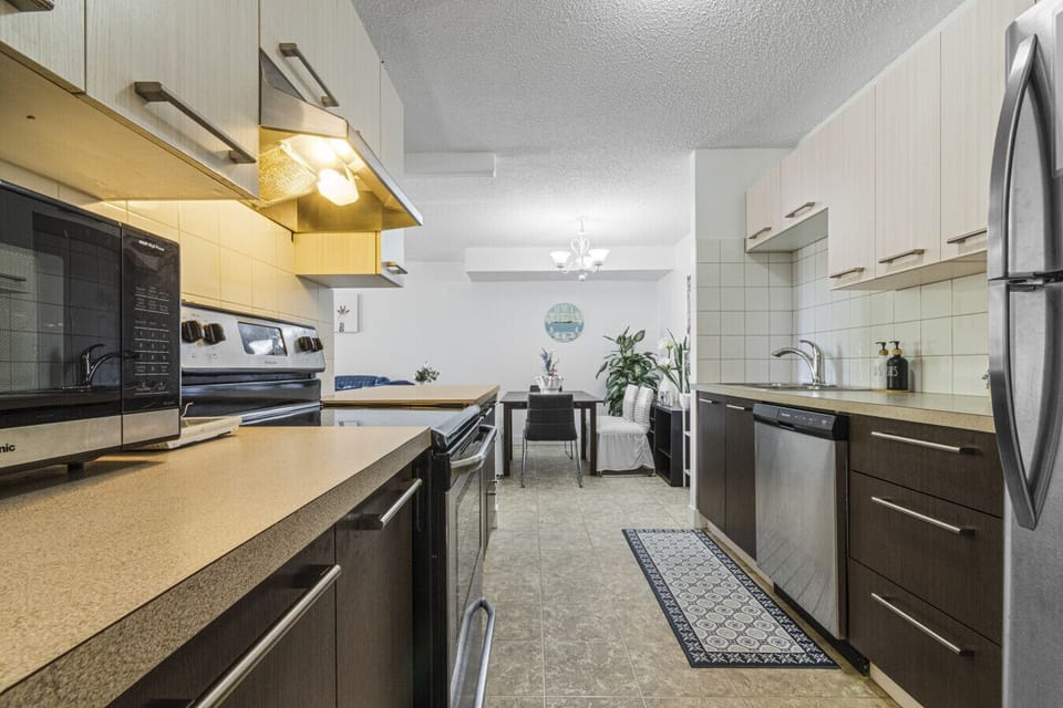 Full kitchen