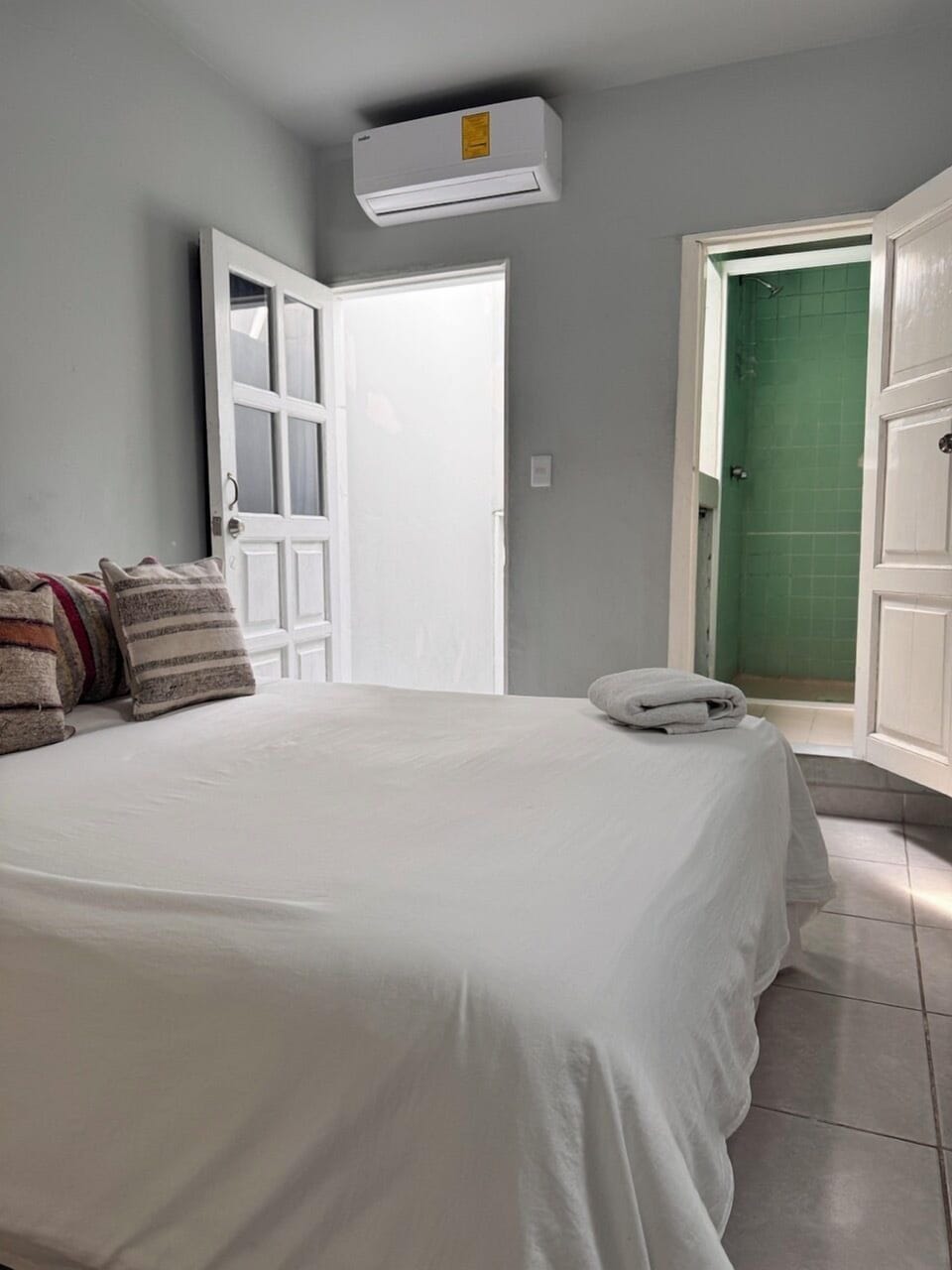 Standard Double Room | Free WiFi, bed sheets