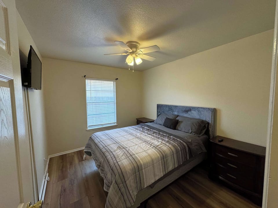 House, Multiple Beds, Patio, Garden View (Latigo Haven) | 3 bedrooms, individually decorated, individually furnished, bed sheets
