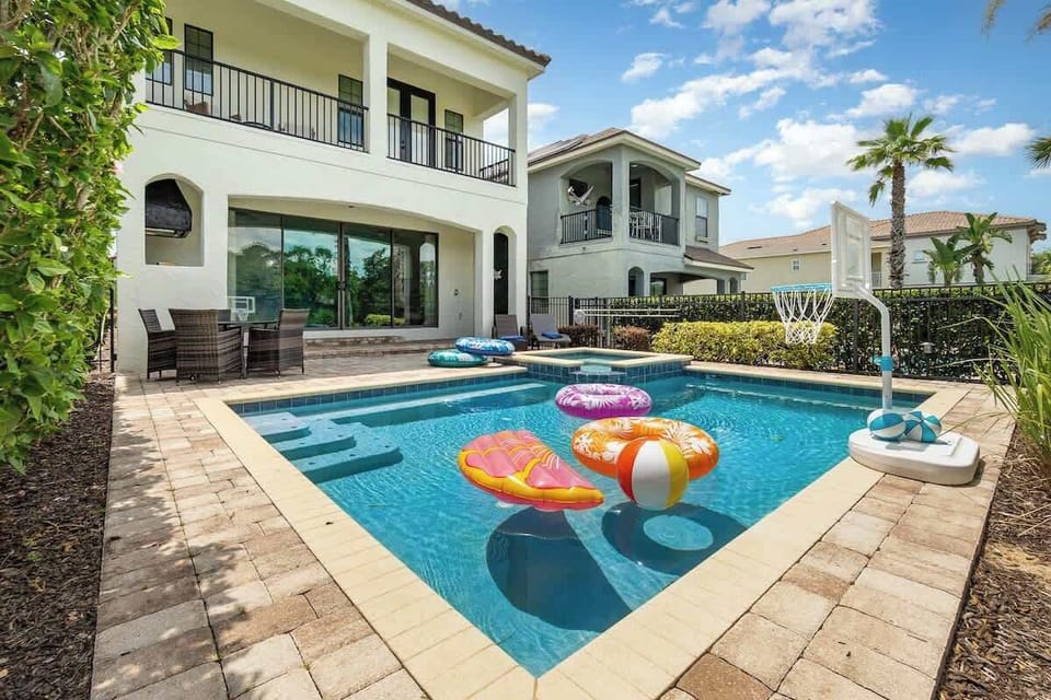 Heated Pool at no additional charge