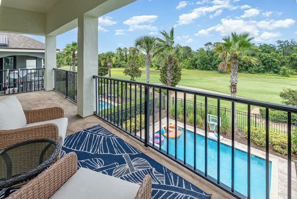 Watch the kids below in the pool and catch some great golf shoots from the Jack Nicklaus Design Course Hole 2
