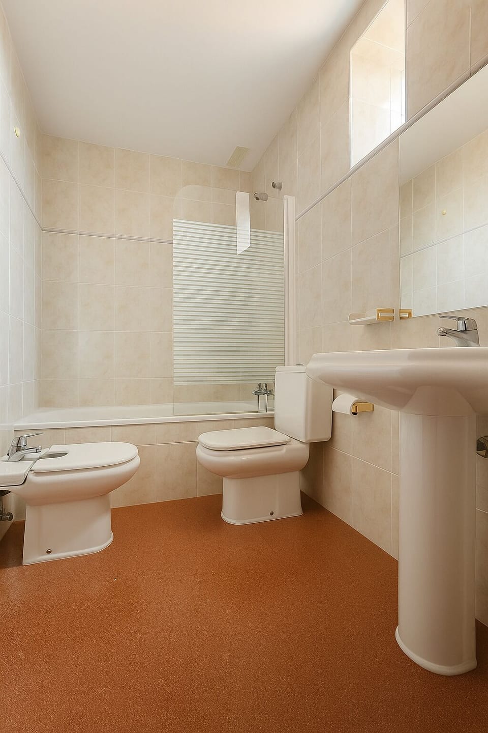 Standard Triple Room, Balcony | Bathroom | Towels, soap, shampoo, toilet paper