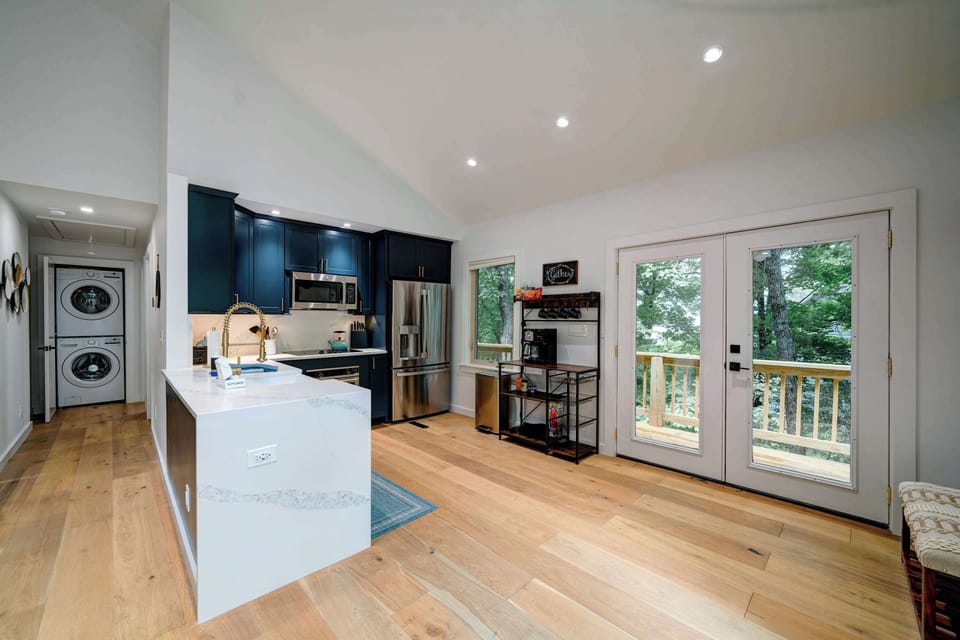 Cabin, Multiple Beds, Patio, Mountain View (Atlas Hideaway - New) | Private kitchen | Coffee/tea maker, fridge, microwave, oven