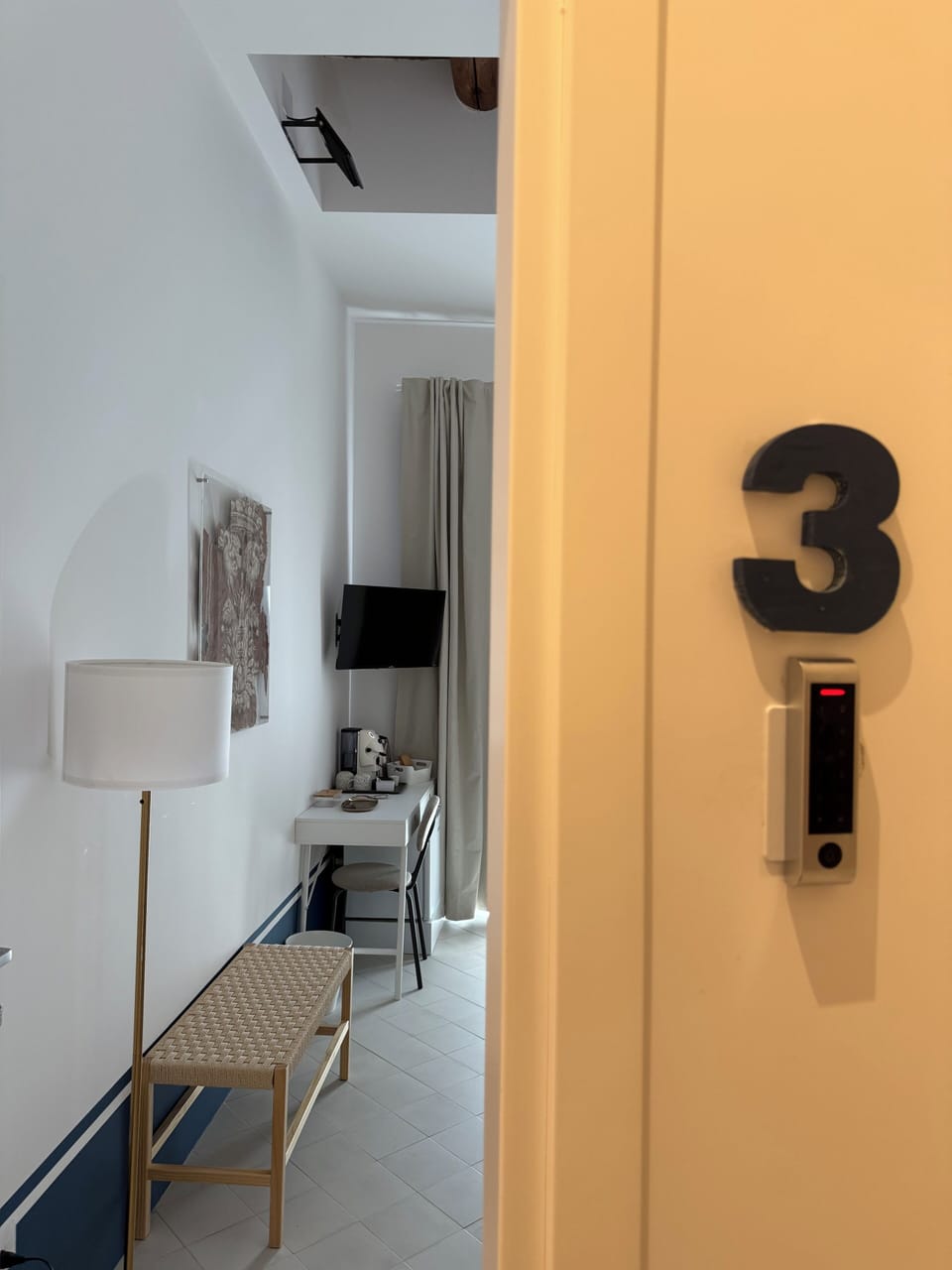 Deluxe Double or Twin Room, Balcony, City View | Living area | TV
