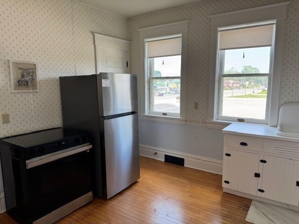 Stove and Fridge