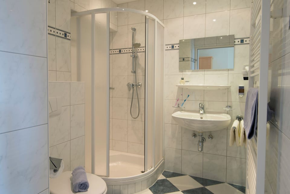 Classic Studio, Balcony, Mountain View | Bathroom | Hair dryer, towels, soap, shampoo