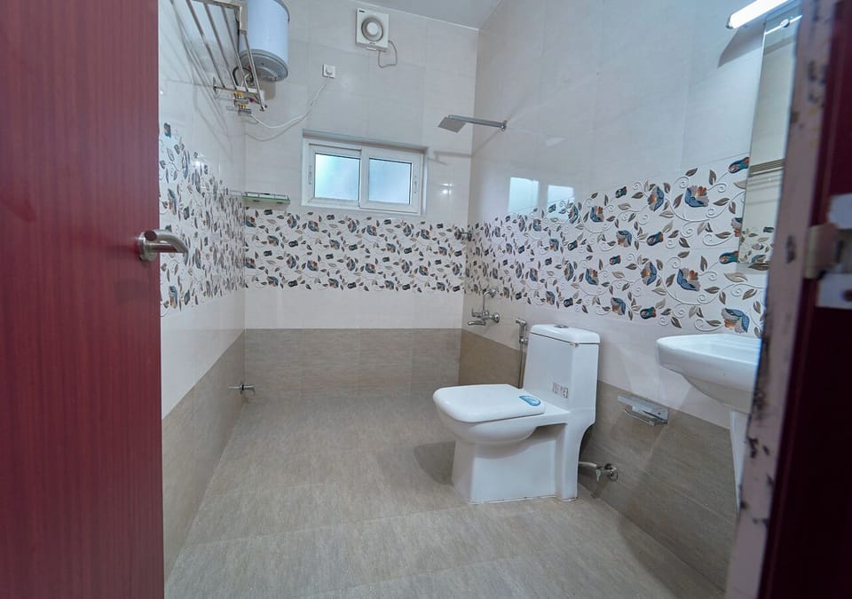 Premium Double or Twin Room, Balcony, Mountain View | Bathroom | Shower, bidet, towels, soap