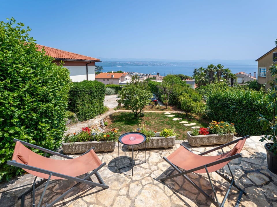 Outdoor Furniture, Garden, Shade, Outdoor Table, Chair, Yard, Eco Hotel, Landscaping, Backyard, Patio