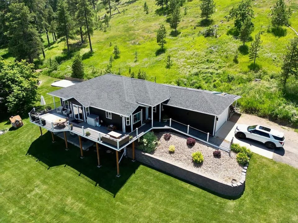 House | 6 bedrooms, high-speed internet