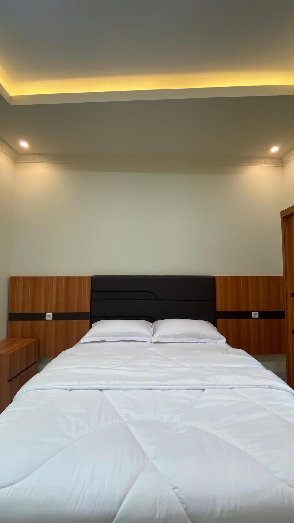 Superior Double or Twin Room | Bathroom | Shower, towels, soap, shampoo
