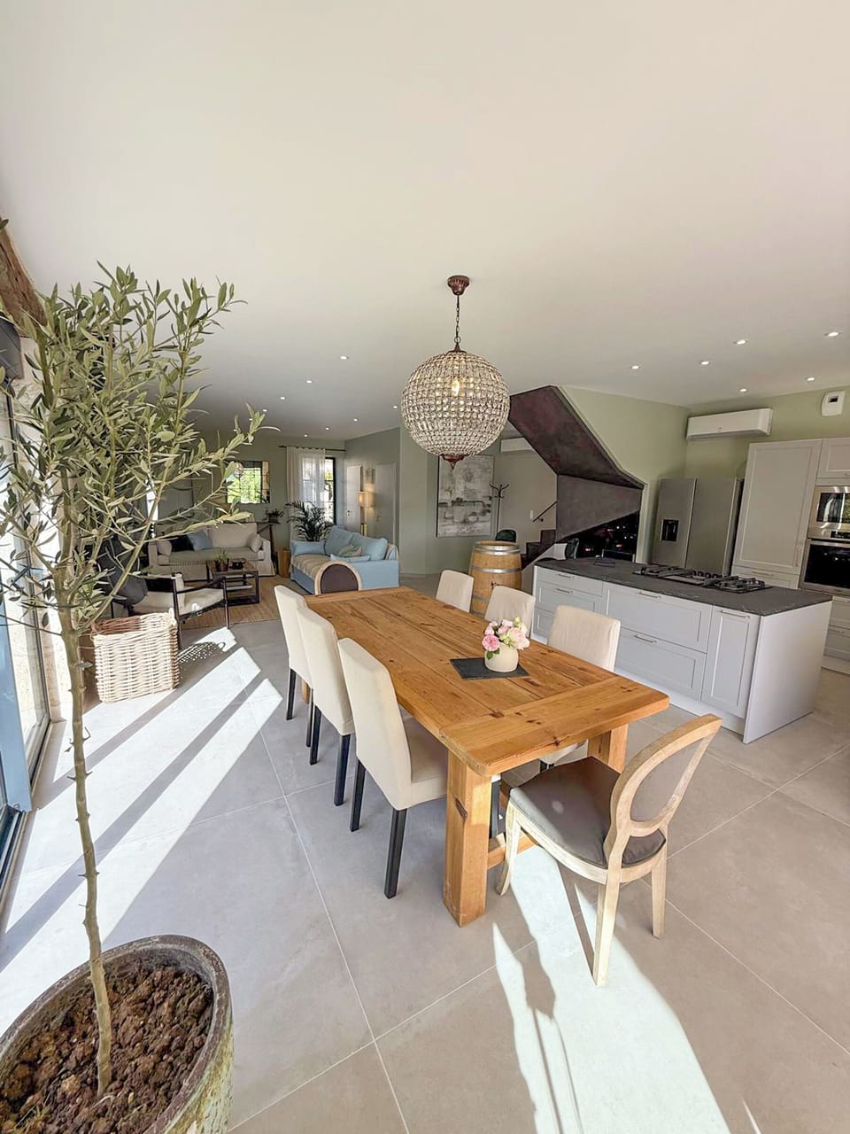 Open plan kitchen and dining area.