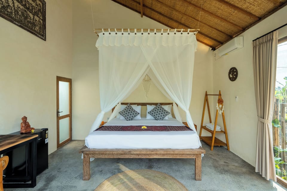 Deluxe Villa | Desk, laptop workspace, free WiFi