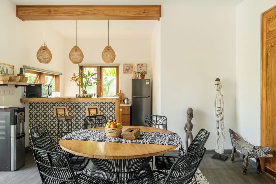 Villa, Balcony, Garden View | Private kitchen | Electric kettle, toaster