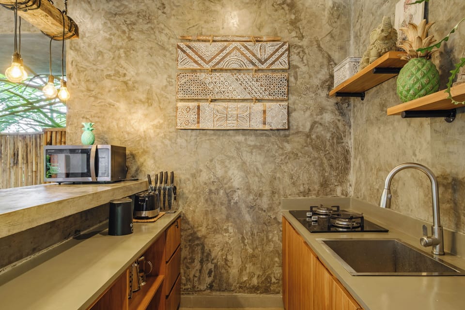 Villa, Balcony, Garden View | Private kitchen | Electric kettle, toaster