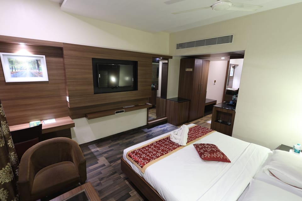 Desk, rollaway beds, free WiFi, bed sheets