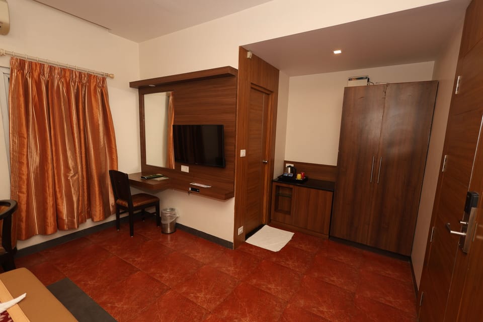 Executive Room | Living area | LED TV