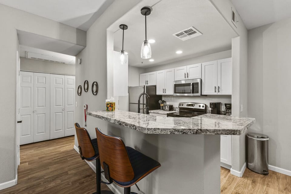 Full kitchen with bar seating
