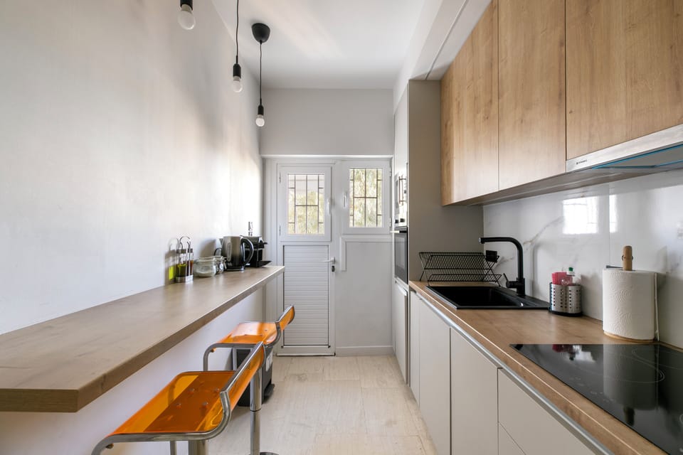 Apartment, 2 Bedrooms, Kitchen, City View | Private kitchen | Fridge, microwave, oven, stovetop