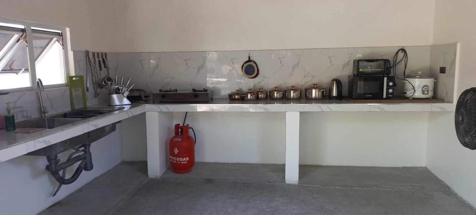 House, 4 Bedrooms, Accessible, Smoking | Interior