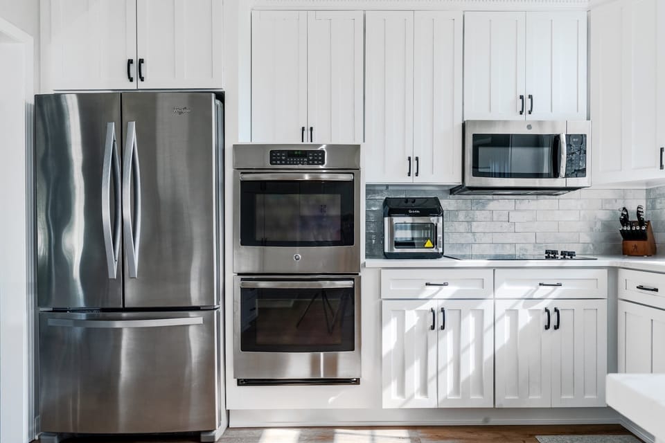 House, Multiple Beds, Patio, Garden View (Tranquil Family Retreat) | Private kitchen | Fridge, microwave, oven, stovetop