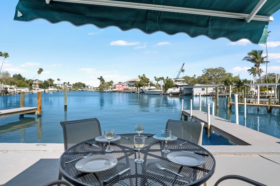 Enjoy waterfront dining under the shade with stunning canal views all around.

