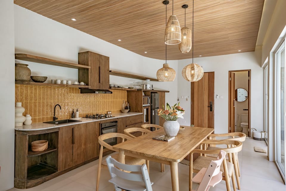 Comfort Villa, 4 Bedrooms, Patio, Pool View | Dining room