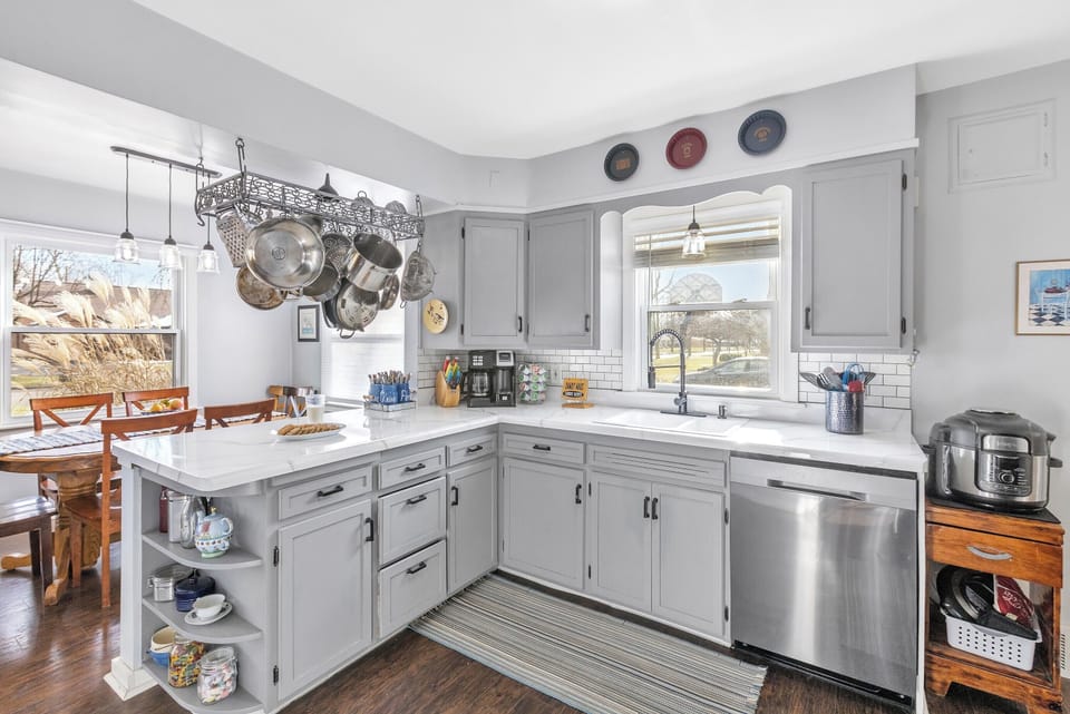 Kitchen available to guests