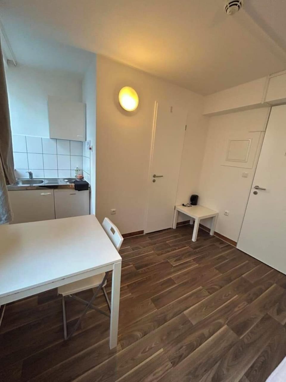 Individually furnished, iron/ironing board, free WiFi, bed sheets