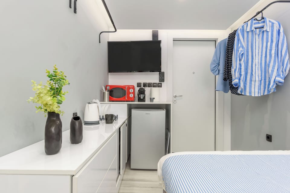 Studio, 1 Double Bed, Microwave, City View | Blackout drapes, iron/ironing board, free WiFi