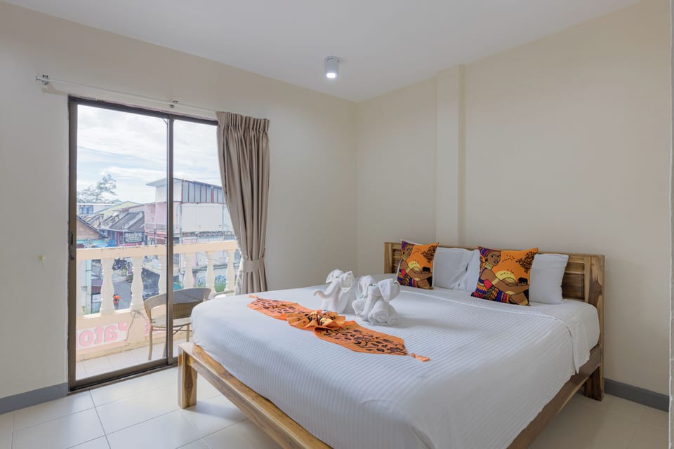 Superior Double Room, Balcony, City View | Desk, free WiFi, bed sheets