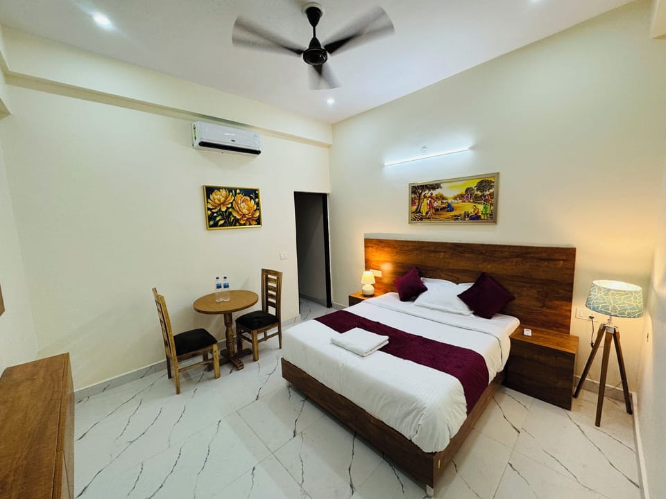 Basic Double or Twin Room | Desk, free WiFi