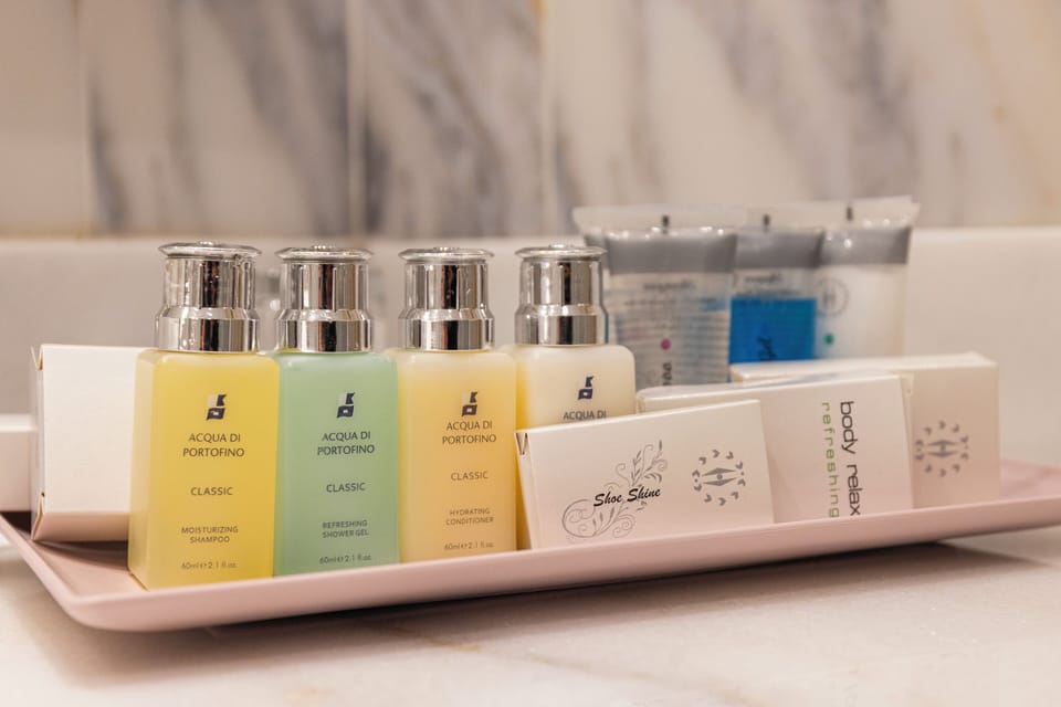 Executive Suite | Minibar, in-room safe, desk, soundproofing